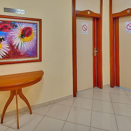 Hotel Niski Cvet Екстер'єр фото