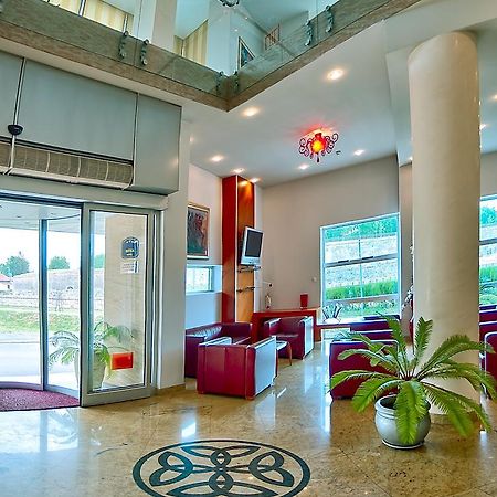 Hotel Niski Cvet Екстер'єр фото