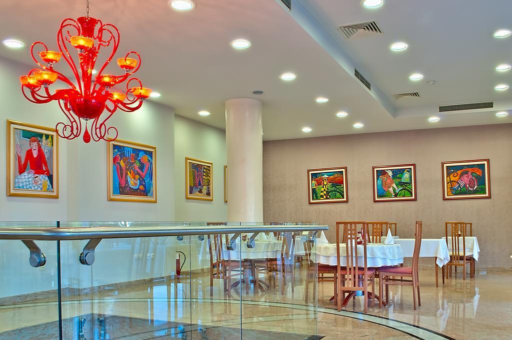 Hotel Niski Cvet Екстер'єр фото