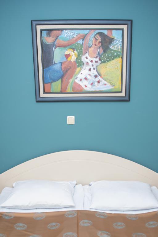 Hotel Niski Cvet Екстер'єр фото